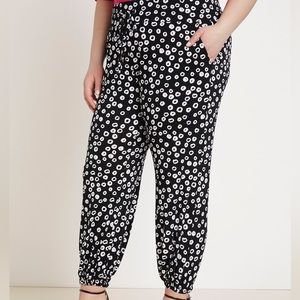 New Without Tags Eloquii Plus Fashion Jogger Pant Black & White Print Cute!!